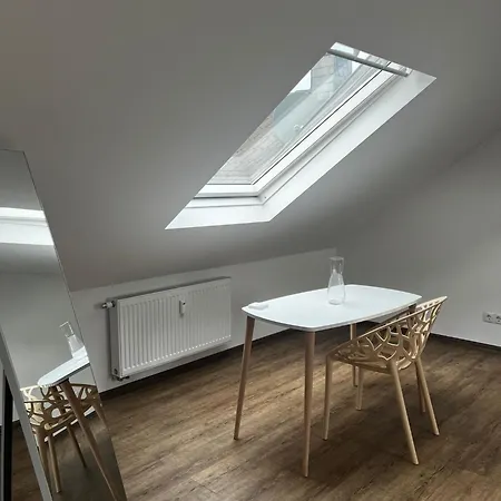 Διαμέρισμα Charmante 1-zimmer-wohnung In Mit Kueche & Kostenlosen Parkplaetzen Κόμπλεντς