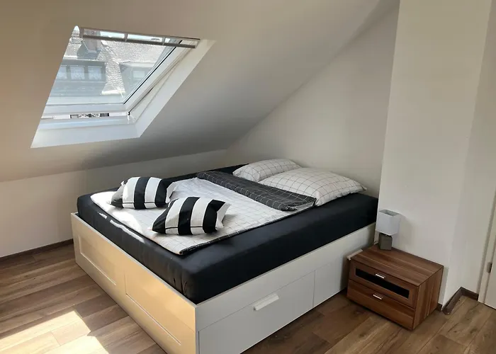 Charmante 1-zimmer-wohnung In Mit Kueche & Kostenlosen Parkplaetzen Apartman